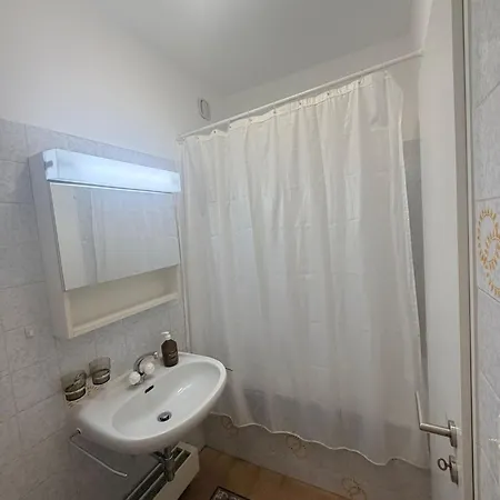 Minusio, Casa Gottardo - Nahe Zentrum Locarno Und Maggiore, Mit Balkon Und Parkplatz Apartament