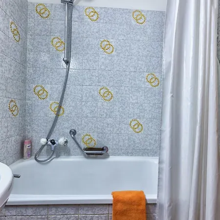 Apartamento Minusio, Casa Gottardo - Nahe Zentrum Locarno Und Maggiore, Mit Balkon Und Parkplatz *