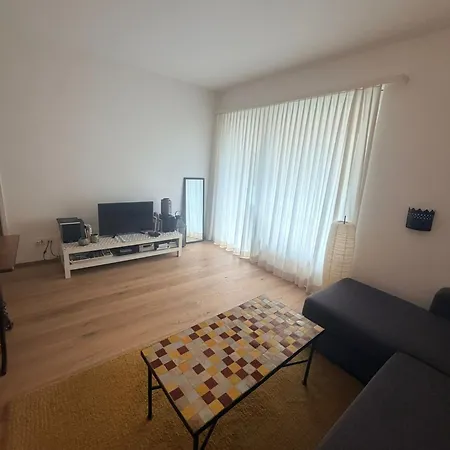 Minusio, Casa Gottardo - Nahe Zentrum Locarno Und Maggiore, Mit Balkon Und Parkplatz